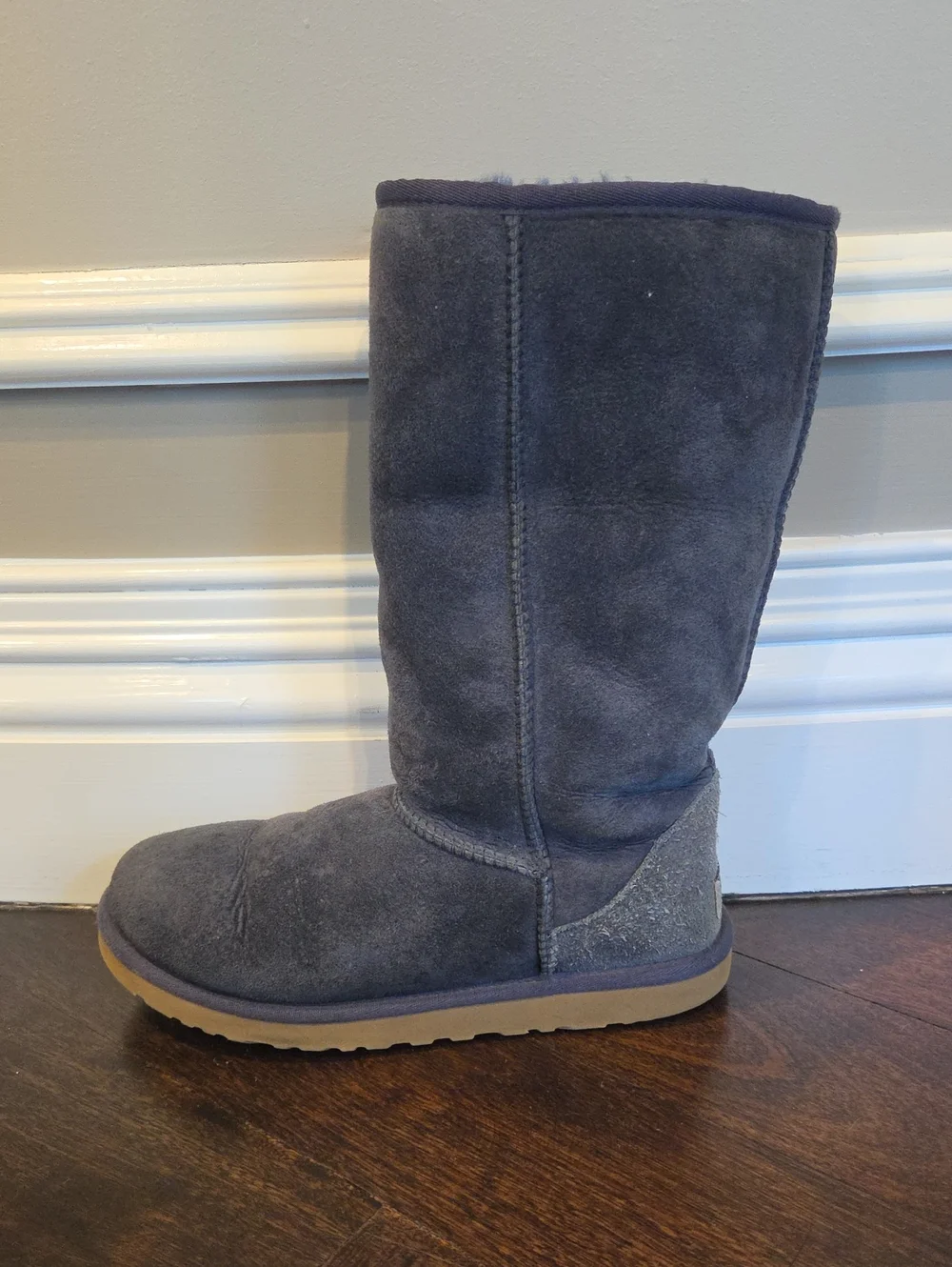 AUTHENTIC UGG AUSTRALIA SHEEPSKIN CLASSIC MID LENGTH BOOTS NAVY BLUE SIZE 7 $200